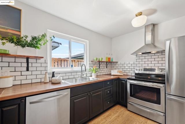 2835 Gaynor Ave, Richmond CA: https://media.crmls.org/mediaz/fa1f8bae-4ba9-4749-811e-78e0d2d31408.jpg