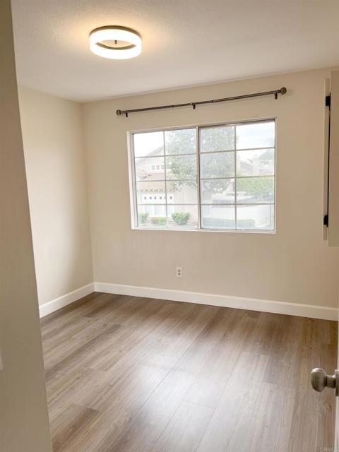Detail Gallery Image 23 of 41 For 13425 via Almeria, Tustin,  CA 92782 - 3 Beds | 2/1 Baths