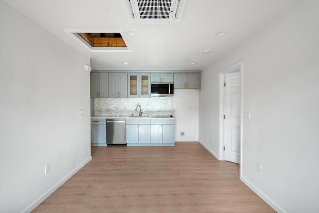 820 Jackson Street, Mountain View CA: https://media.crmls.org/mediaz/fa1fcf87-7255-4ebf-9a38-44e8885dbd52.jpg