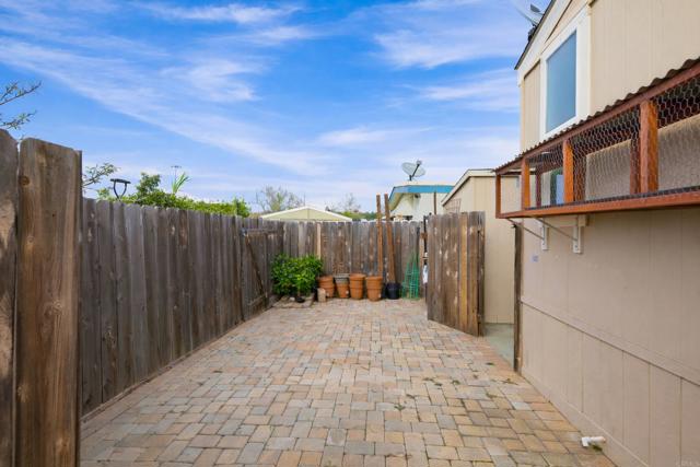 Detail Gallery Image 20 of 26 For 12824 Granada Drive #322,  Poway,  CA 92064 - 3 Beds | 2 Baths