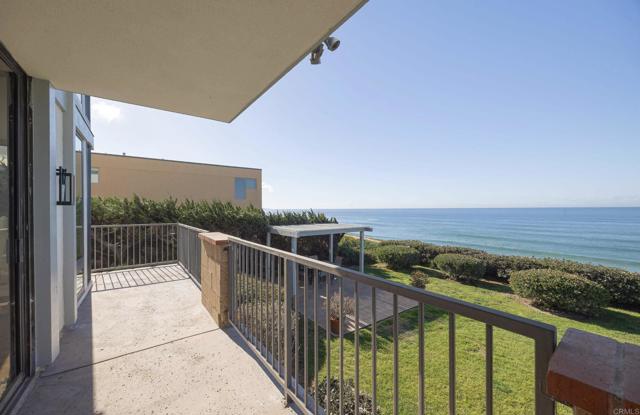 Detail Gallery Image 4 of 26 For 424 Stratford Ct #B11,  Del Mar,  CA 92014 - 2 Beds | 2 Baths