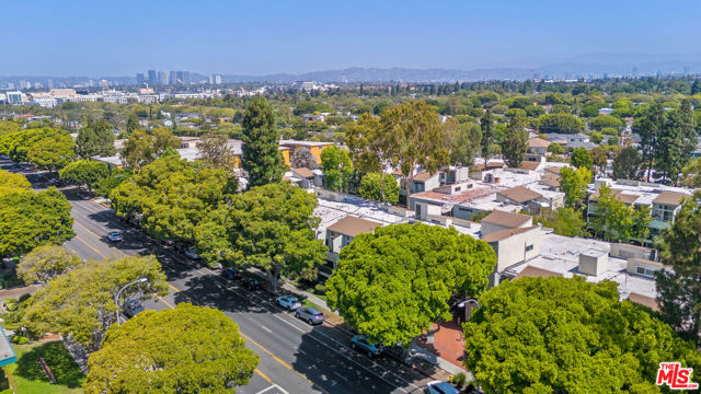 4900 Overland Avenue, Culver City CA: https://media.crmls.org/mediaz/fa21bcfb-8a44-4e14-bede-11e62b4286ea.jpg