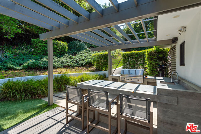 15941 Skytop Road, Encino CA: https://media.crmls.org/mediaz/fa221a5d-8ea2-4da8-91e1-28c1df6dff49.jpg