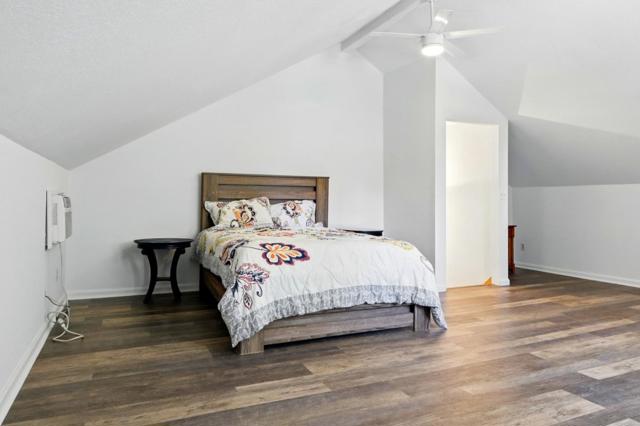 20 Grainger Lane, Santa Cruz CA: https://media.crmls.org/mediaz/fa231bfd-af24-4023-9c51-c0492ab6f225.jpg