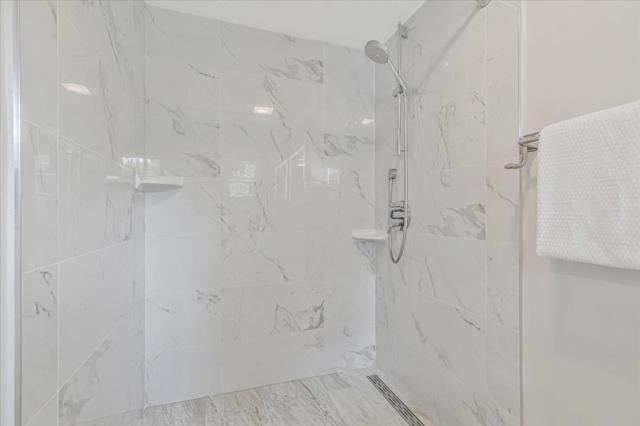 Image 14 of 30 For 871 Manor Way