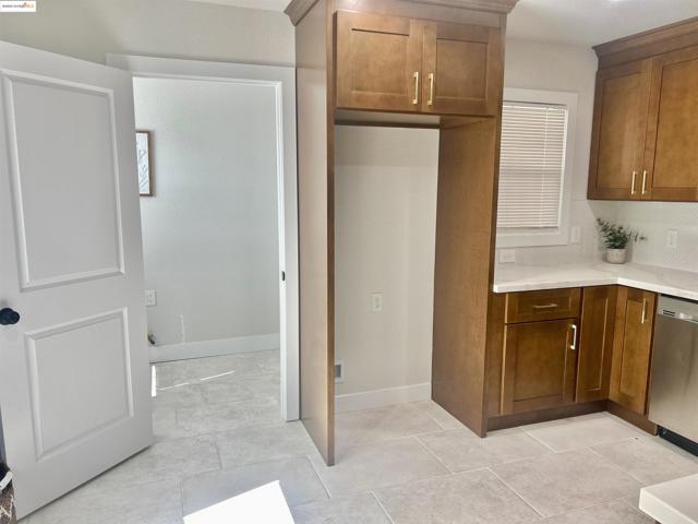 518 4th Street, Richmond CA: https://media.crmls.org/mediaz/fa2351b1-7250-45a7-8ecb-779fe0fe5c3e.jpg