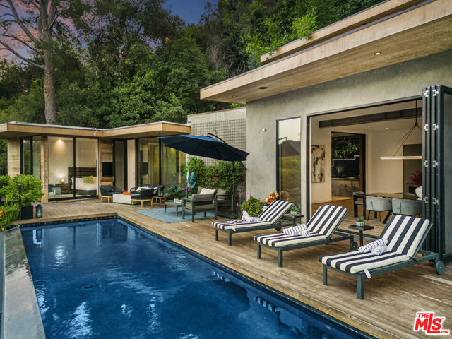 727 N Beverly Glen Boulevard, Los Angeles CA: https://media.crmls.org/mediaz/fa236fe1-1403-4f51-933a-f845ec4c268a.jpg
