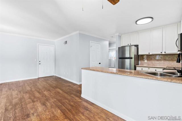 1280 W Main St, El Cajon CA: https://media.crmls.org/mediaz/fa237c69-6a6b-4789-b819-b6a165bee757.jpg