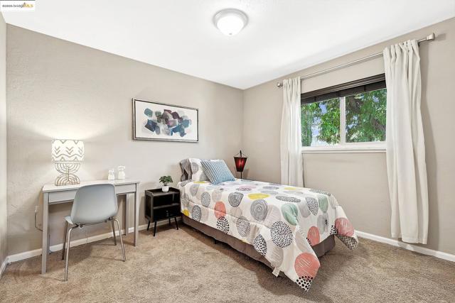 2670 Crescent Dr, Concord CA: https://media.crmls.org/mediaz/fa2384d6-805c-4877-bece-5d8bf61c1a4a.jpg