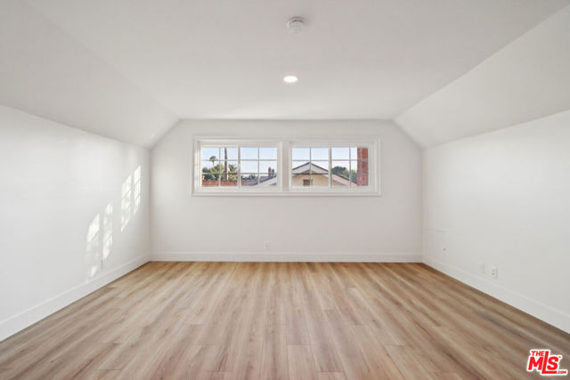 23681 Cavanaugh Road, Lake Forest CA: https://media.crmls.org/mediaz/fa23bc99-e543-4af0-b643-1562e09df77c.jpg
