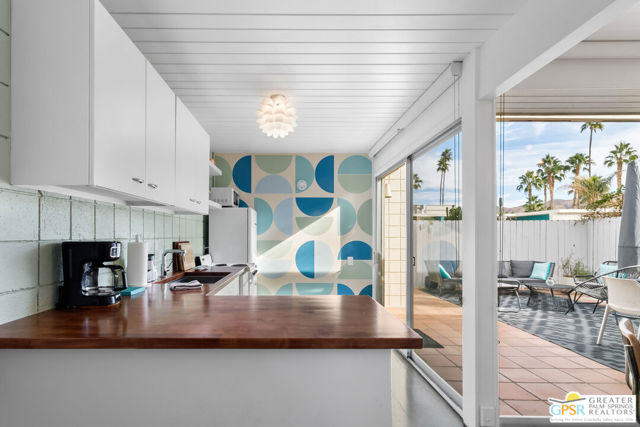 1111 E Palm Canyon Drive, Palm Springs CA: https://media.crmls.org/mediaz/fa24c4f0-fe52-4c53-89ec-1e94d2eb9515.jpg