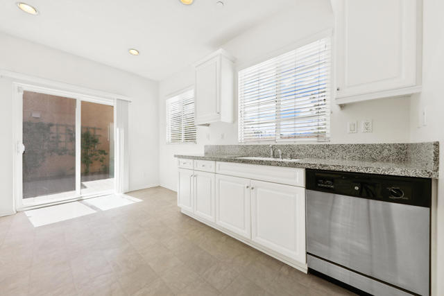 601 Calle Vibrante, Palm Desert, CA 92211