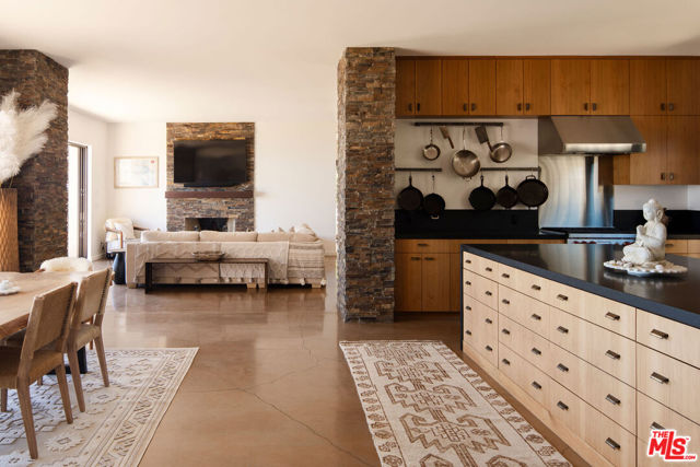 5651 W Camino Cielo, Santa Barbara CA: https://media.crmls.org/mediaz/fa25e8b7-f969-4d02-99bf-5ee349132d65.jpg