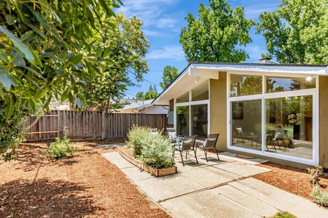 3846 Shasta Drive, Santa Clara CA: https://media.crmls.org/mediaz/fa264341-9017-4cb3-b8f9-c4f94ba93074.jpg