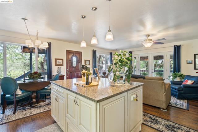 Image 5 of 41 For 2992 Buckboard Rd