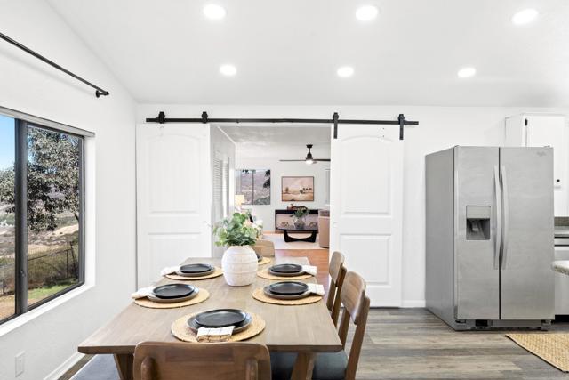 40110 Angora Ln, Temecula CA: https://media.crmls.org/mediaz/fa267ec6-2b5e-4e22-8c92-5f3baf9d3462.jpg