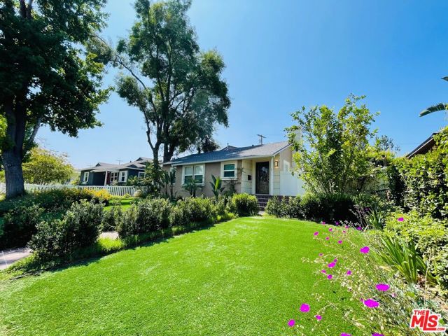 13964 La Maida Street, Sherman Oaks CA: https://media.crmls.org/mediaz/fa27238b-a8c6-481f-8468-4773bdbced34.jpg