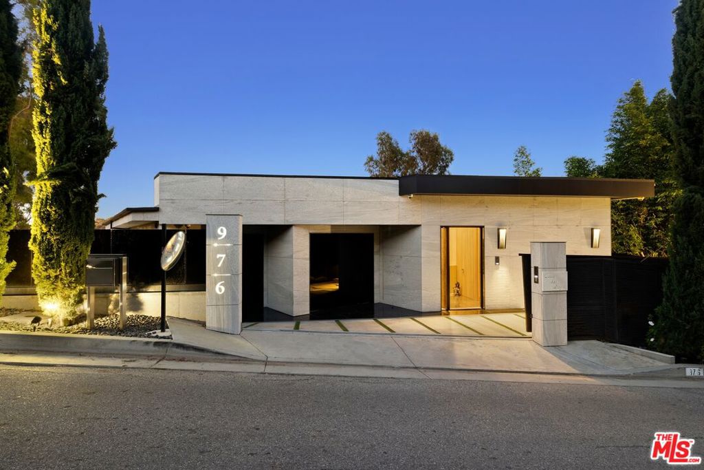976 Bel Air Road