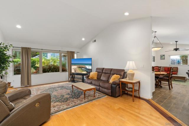 1745 Tamarack Ave, Carlsbad CA: https://media.crmls.org/mediaz/fa27ae82-0fc9-4ecb-9861-0fd937dc233b.jpg