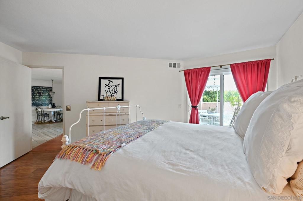 MLS #250036994SD image #13