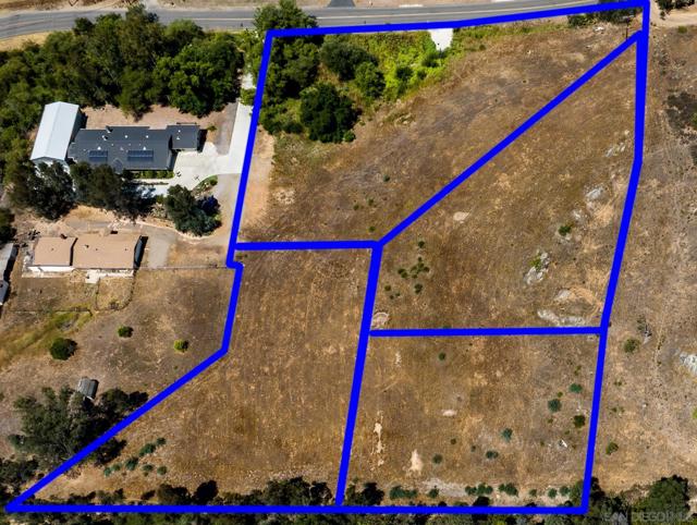 0 Kauana Loa Dr, Escondido CA: https://media.crmls.org/mediaz/fa27f45a-4f97-4d36-94e3-e0a44f97f0d1.jpg