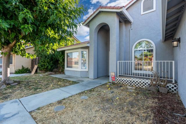 1928 Davis Drive, Los Banos CA: https://media.crmls.org/mediaz/fa289836-ab6e-4508-bb5b-2c0d743b973f.jpg