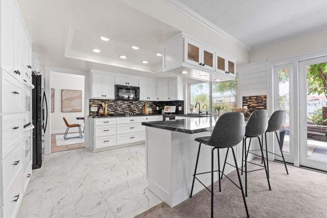 Detail Gallery Image 15 of 57 For 939 Chablis Ln, Vista,  CA 92083 - 4 Beds | 3 Baths