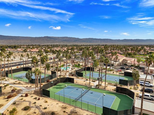 78487 Magenta Drive, La Quinta CA: https://media.crmls.org/mediaz/fa28ec25-e3ec-4f54-b40e-d6b3723362bc.jpg