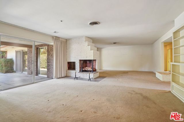3684 Willowcrest Avenue, Studio City CA: https://media.crmls.org/mediaz/fa295b89-c312-4bdb-b50d-5d14f102f829.jpg