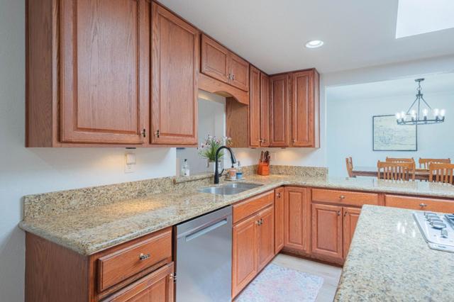 22800 Bravo Place, Salinas CA: https://media.crmls.org/mediaz/fa29e1fa-d266-4946-9907-87caab6f867e.jpg