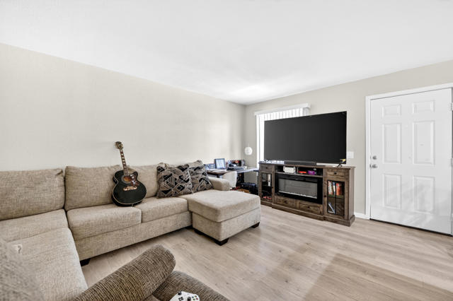 Image 14 of 22 For 48364 Stewart Drive K3