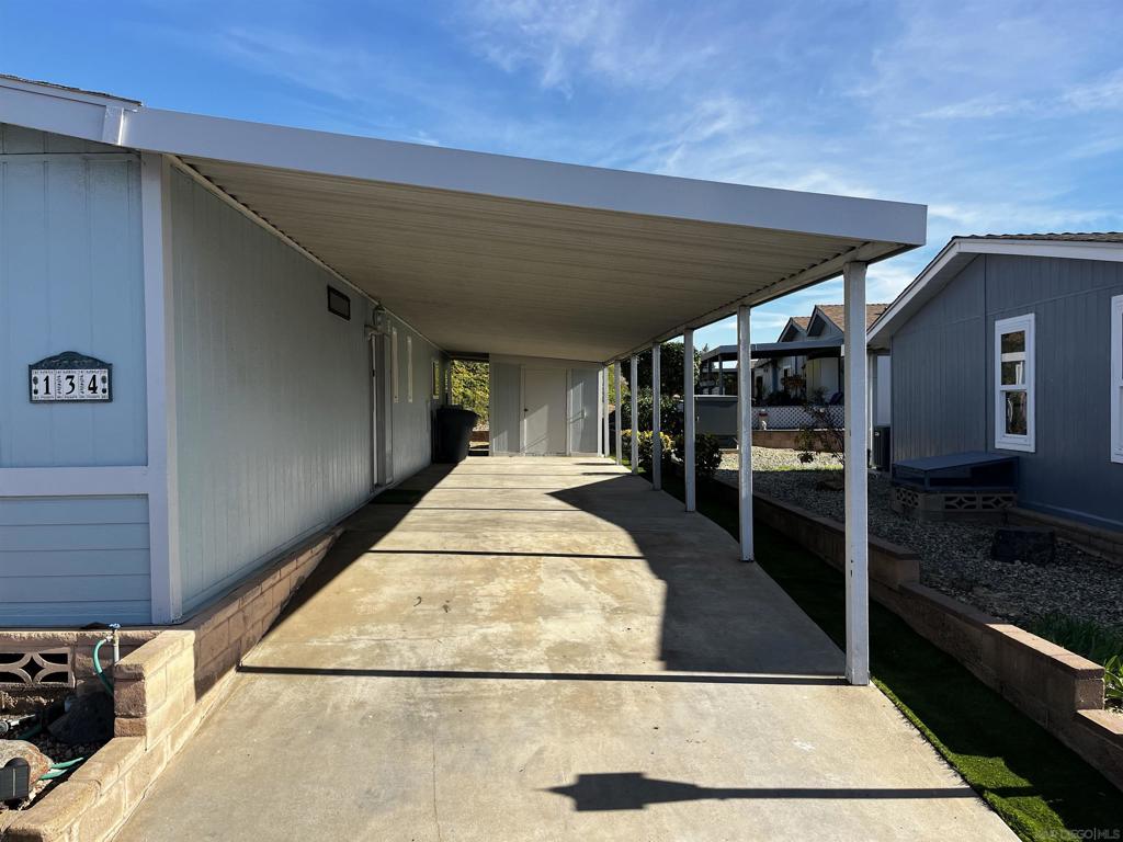 909 Richland Rd - photo 2