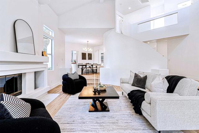 4943 Marin Dr, Oceanside CA: https://media.crmls.org/mediaz/fa2c1289-12c0-40d1-9b4a-3143c56aacd6.jpg