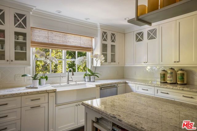 Drew Fenton | 585 Lorna Lane Los Angeles CA | MLS: 7287808