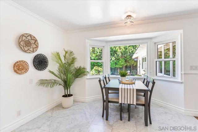 2602 N Louise, Santa Ana CA: https://media.crmls.org/mediaz/fa2d321a-237d-429d-a215-17d20330c928.jpg