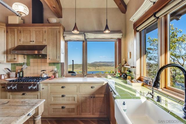 35750 Mountain Circle Drive, Julian CA: https://media.crmls.org/mediaz/fa2df673-4866-4395-96f2-1191de163e1f.jpg