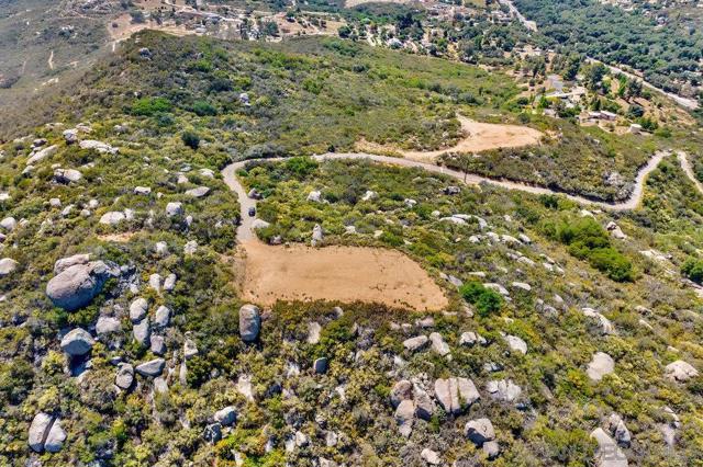 16303 Via Penasco, Ramona, CA 92065, Ramona CA: https://media.crmls.org/mediaz/fa2df7e7-6479-4aa5-9710-4246f1ad8a19.jpg