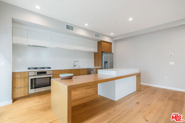 1729 S Barrington Avenue, Los Angeles CA: https://media.crmls.org/mediaz/fa2e11a9-1466-459c-a7e6-6ef548771522.jpg