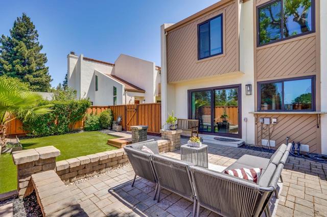 620 Willowgate Street, Mountain View CA: https://media.crmls.org/mediaz/fa2ec45b-f760-4dea-9f26-d06d51849511.jpg