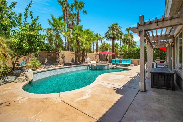 79320 Desert Wind Court, La Quinta CA: https://media.crmls.org/mediaz/fa2f428b-84fa-4ce0-abbc-d85c6e981ff9.jpg