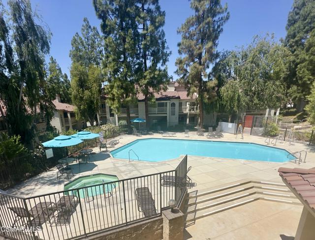 675 Oak Run Trail, Oak Park CA: https://media.crmls.org/mediaz/fa2f4f9d-79ee-454f-8dac-4718ea4fa510.jpg