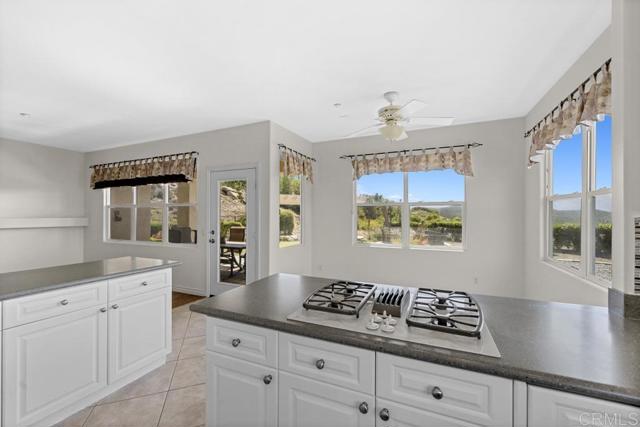 Detail Gallery Image 17 of 39 For 2718 Bristlewood Dr., Ramona,  CA 92065 - 4 Beds | 3 Baths
