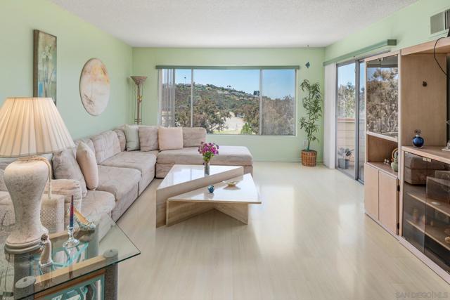 6816 Hyde Park Dr, San Diego CA: https://media.crmls.org/mediaz/fa2f8615-22ea-4096-b755-4d20bed9502b.jpg