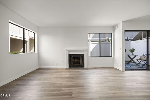 Detail Gallery Image 5 of 34 For 1466 San Simeon Ct #4,  Ventura,  CA 93003 - 2 Beds | 1/1 Baths
