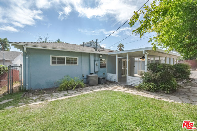 3141 Fairmount Avenue, La Crescenta CA: https://media.crmls.org/mediaz/fa2fcde1-f389-4071-9265-5986883a7859.jpg