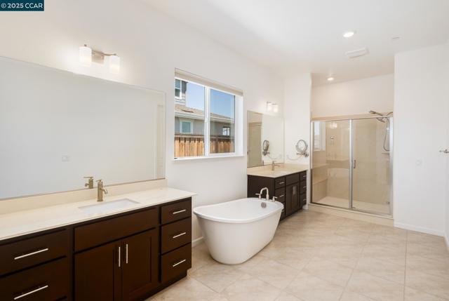 3305 Delta Coves Dr, Bethel Island CA: https://media.crmls.org/mediaz/fa303fbe-a9a3-46cb-81c4-7bdc8c911f95.jpg