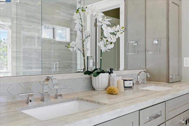 16741 Loma St, Los Gatos CA: https://media.crmls.org/mediaz/fa307c41-7448-4efb-862f-a8903b0a3ac5.jpg