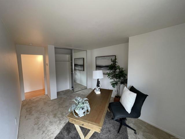 Image 19 of 31 For 2610 Torrey Pines Rd  D25