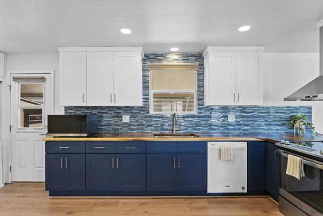 8975 Lawrence Welk Dr., Escondido CA: https://media.crmls.org/mediaz/fa311e21-9359-4c24-a5b5-56d9a1f97dbd.jpg