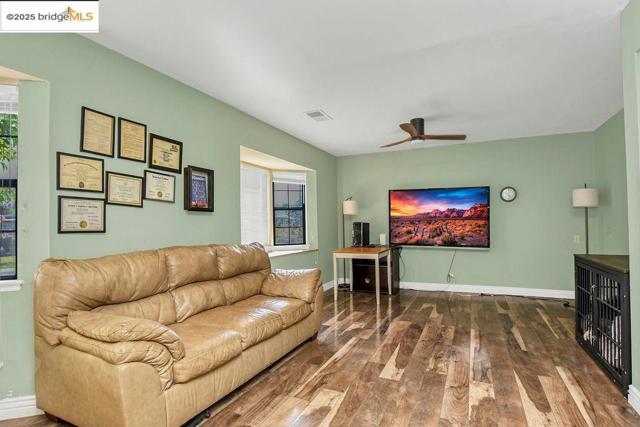 5071 Bonwell Drive, Concord CA: https://media.crmls.org/mediaz/fa313643-2ec8-4fc4-8407-25caa2728bb2.jpg